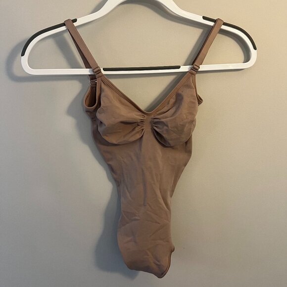 NWOT SKIMS Seamless Sculpt Thong Bodysuit - Sienna - Medium - Picture 2 of 6